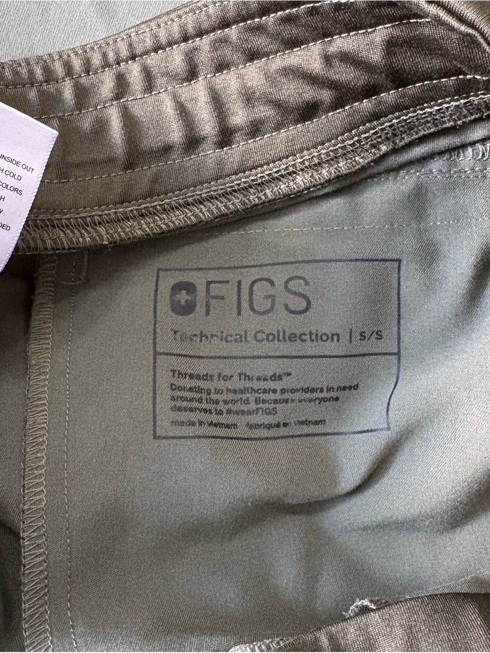 FIGS Scrub Cargo Pant size small - Picture 7 of 8